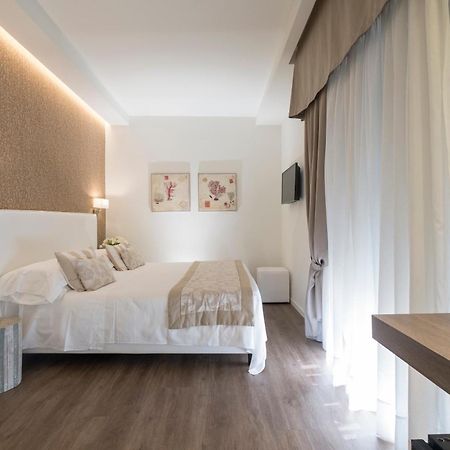 Hotel Mon Cheri Riccione Exterior photo