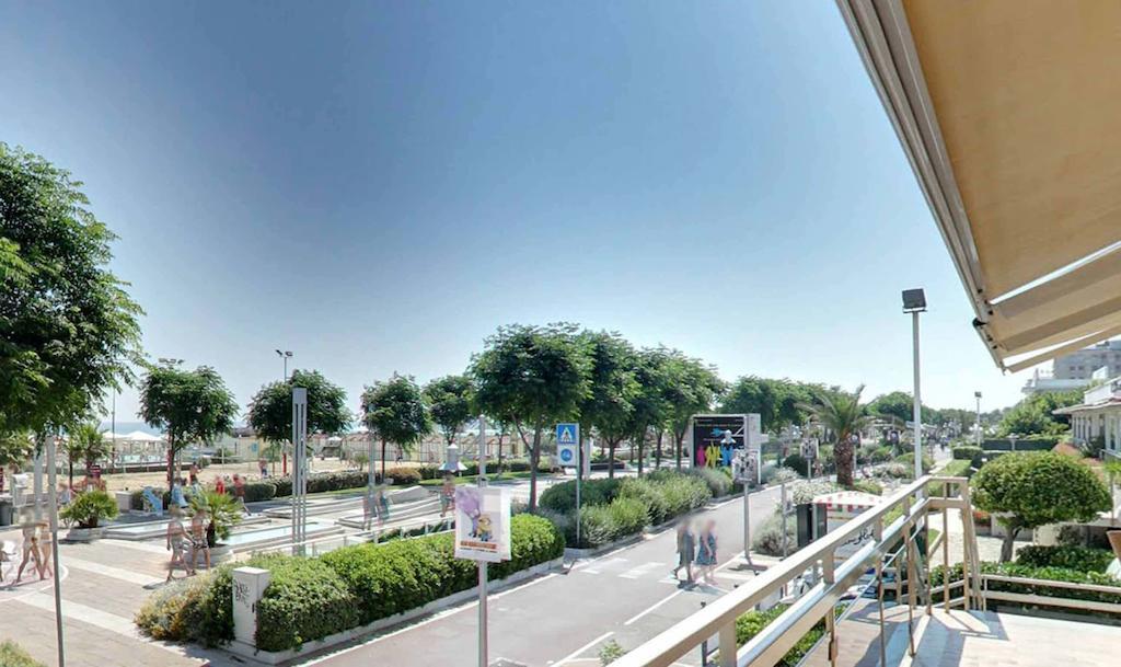 Hotel Mon Cheri Riccione Exterior photo