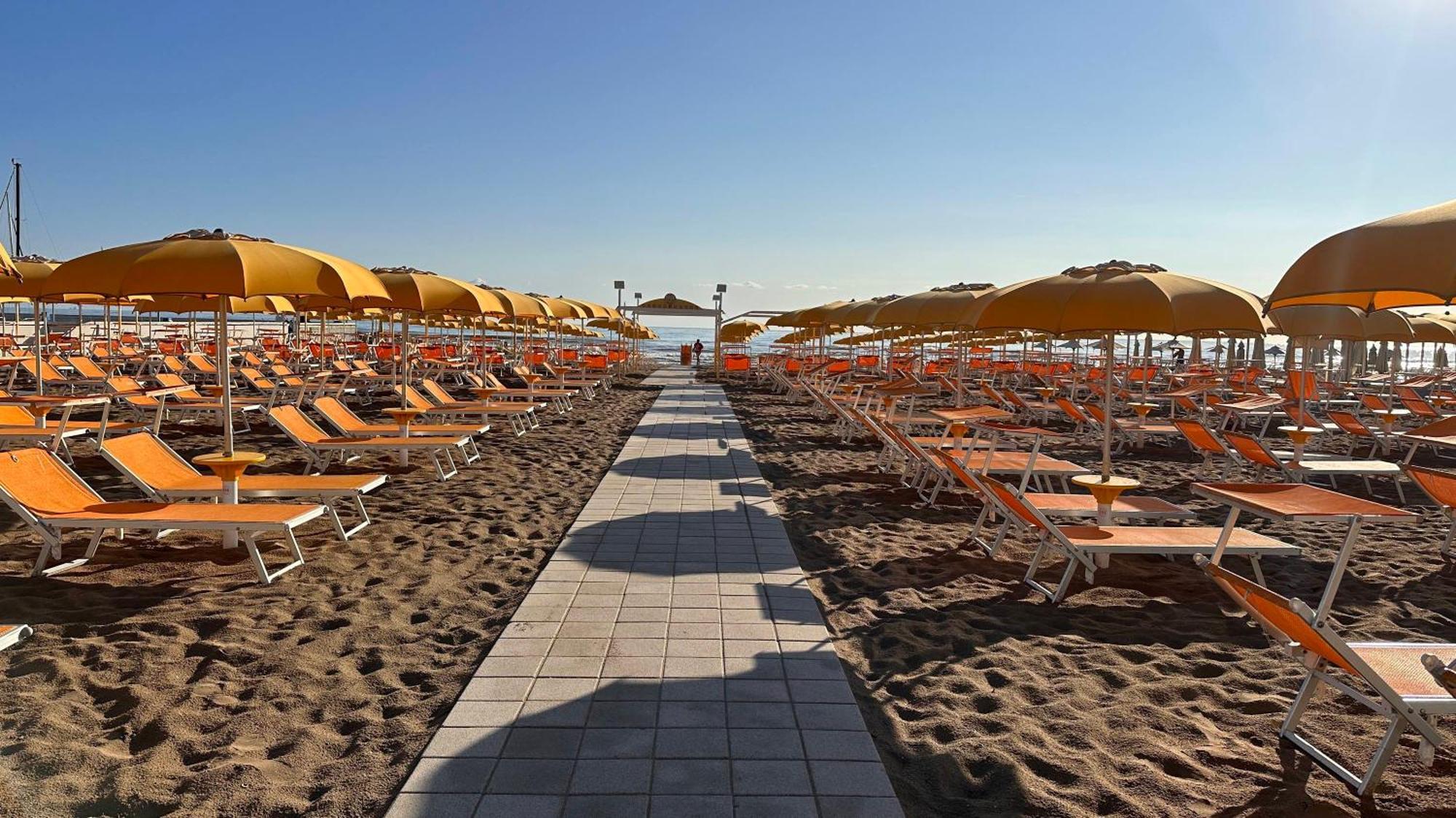 Hotel Mon Cheri Riccione Exterior photo