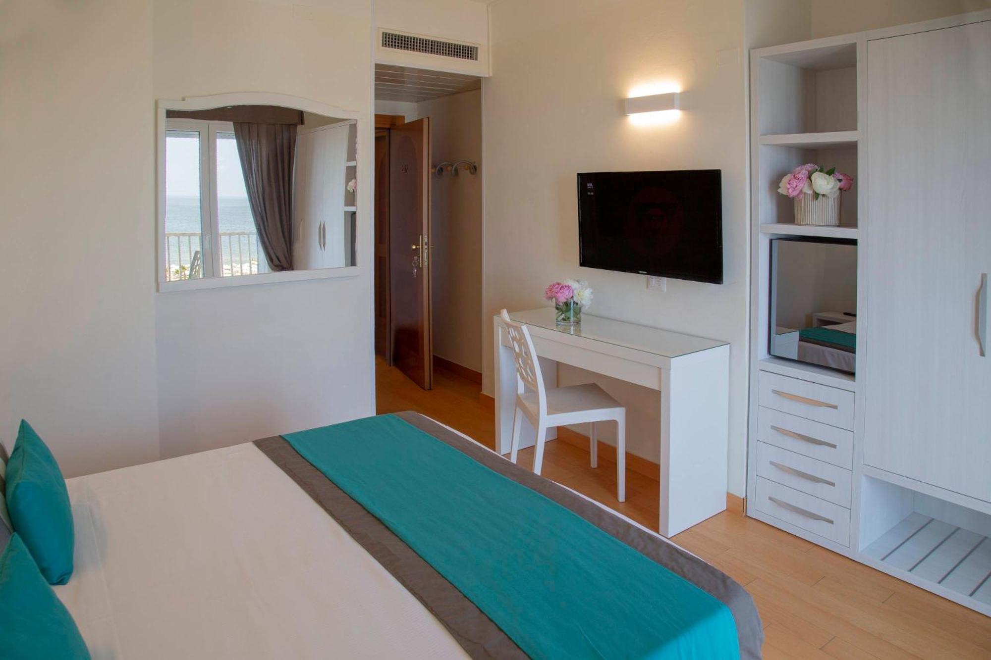 Hotel Mon Cheri Riccione Exterior photo