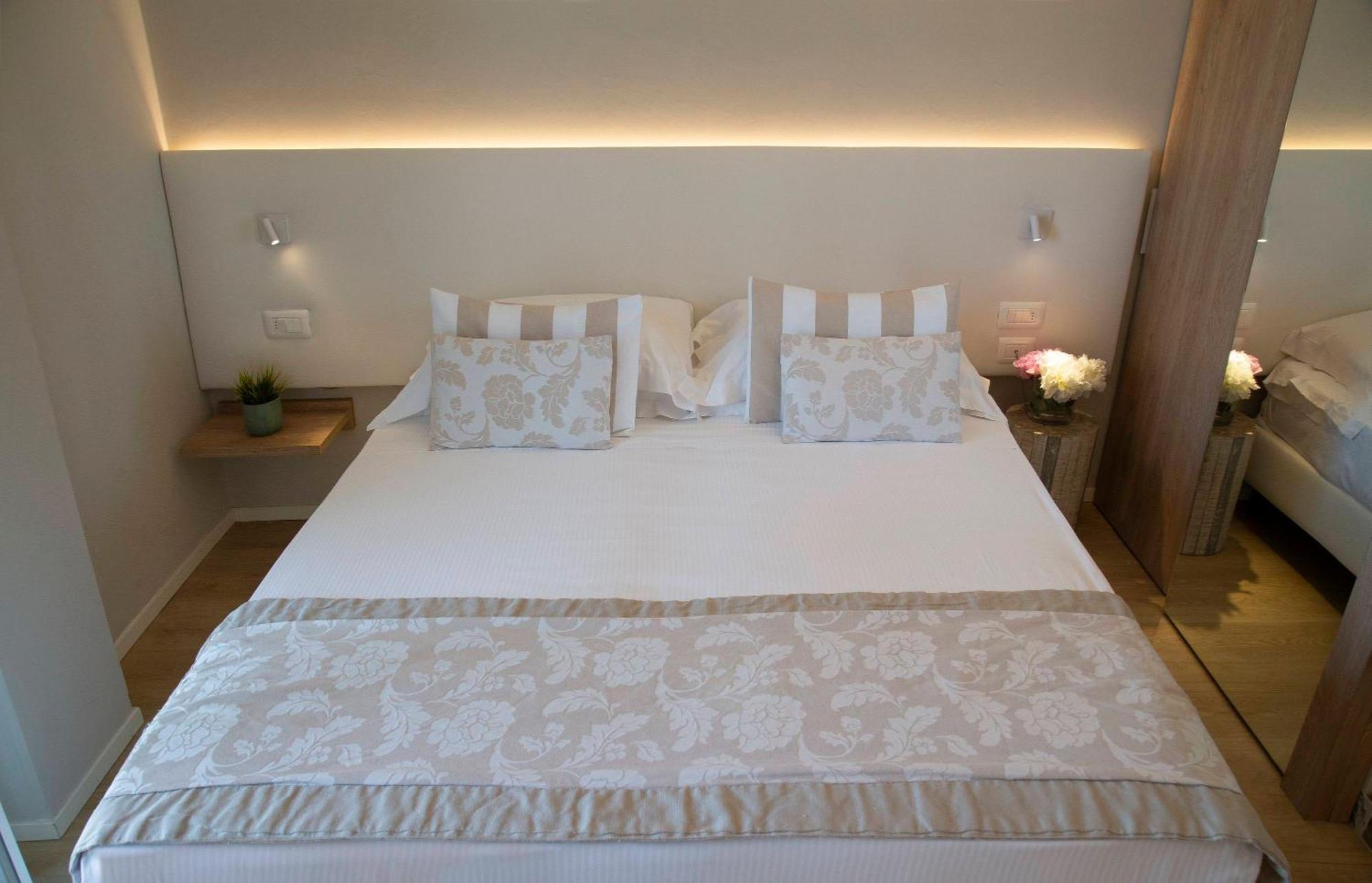 Hotel Mon Cheri Riccione Room photo