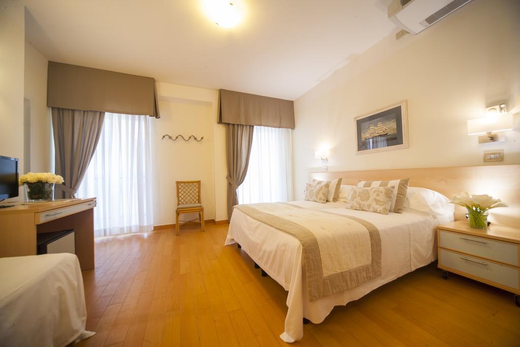 Hotel Mon Cheri Riccione Exterior photo