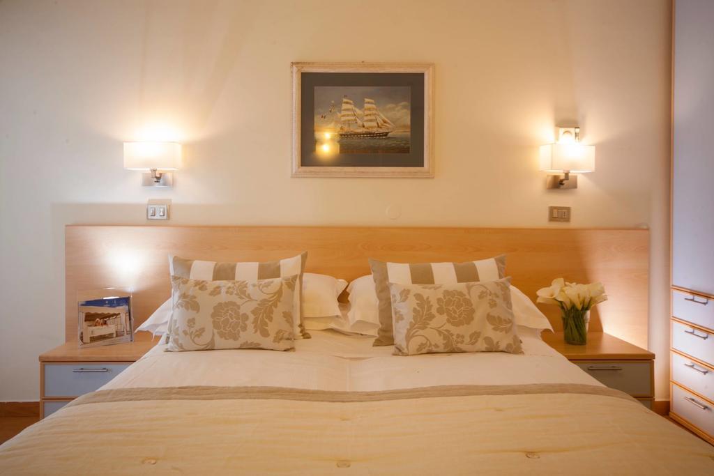 Hotel Mon Cheri Riccione Room photo
