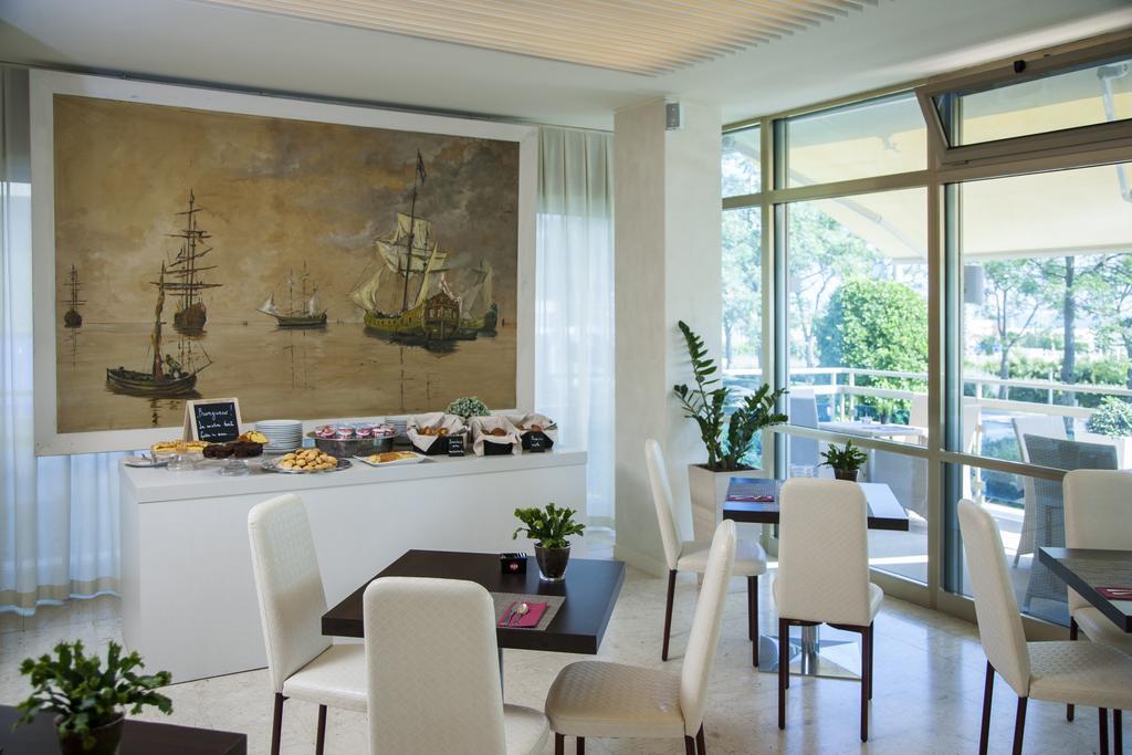 Hotel Mon Cheri Riccione Exterior photo