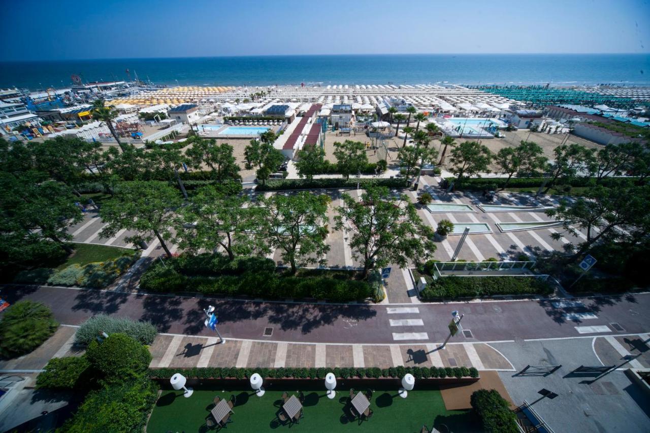 Hotel Mon Cheri Riccione Exterior photo